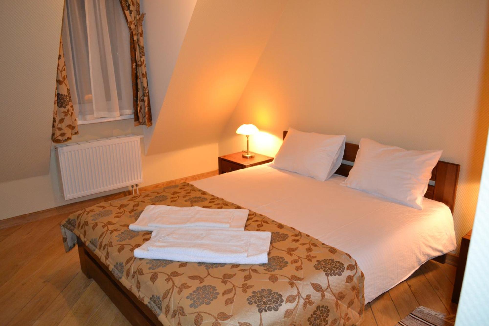 Zolota Forel Hotel Korosztyiv Szoba fotó