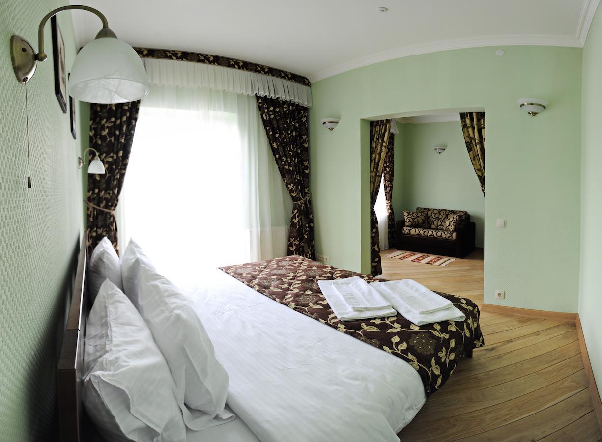 Zolota Forel Hotel Korosztyiv Szoba fotó