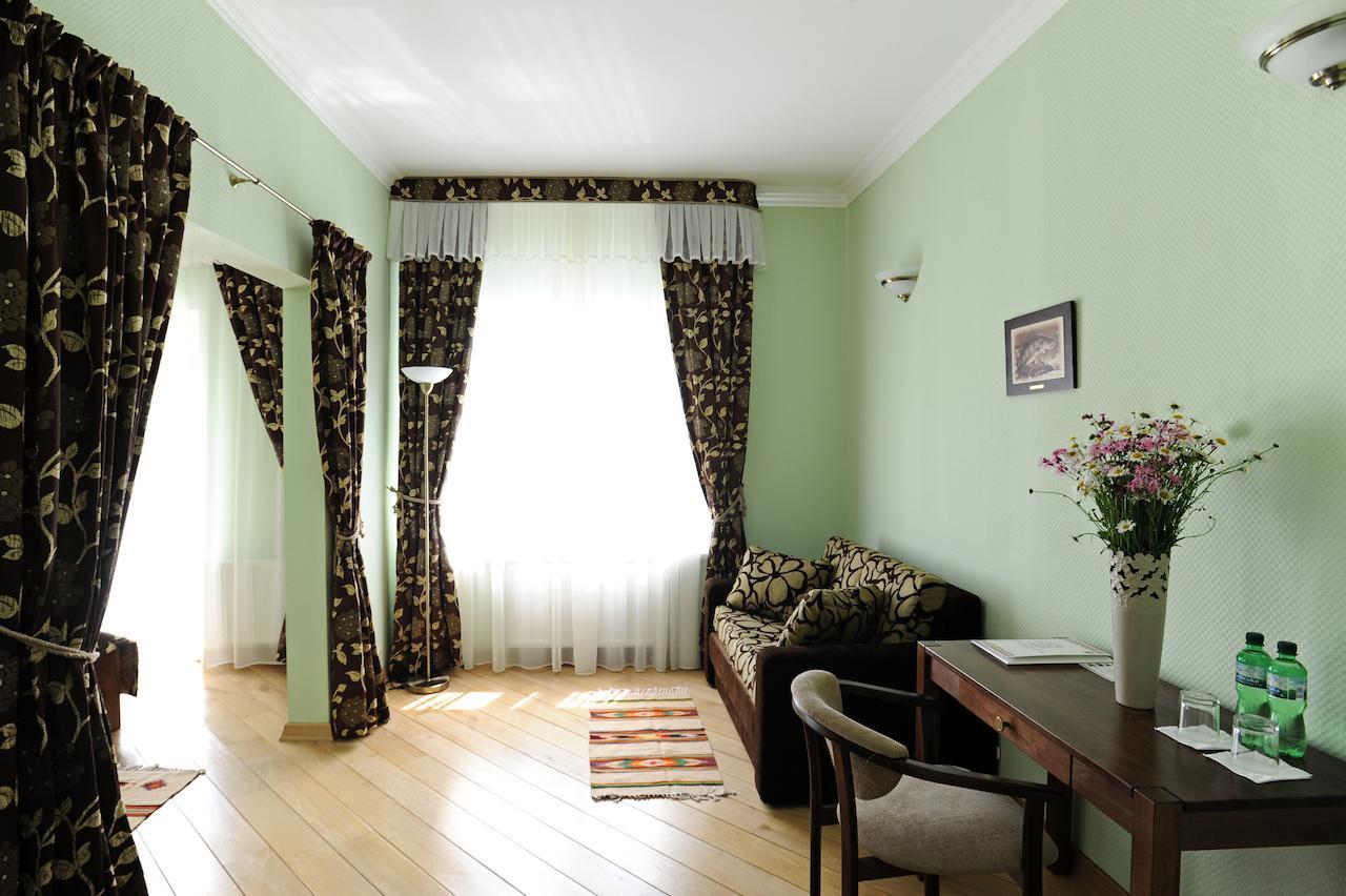Zolota Forel Hotel Korosztyiv Szoba fotó