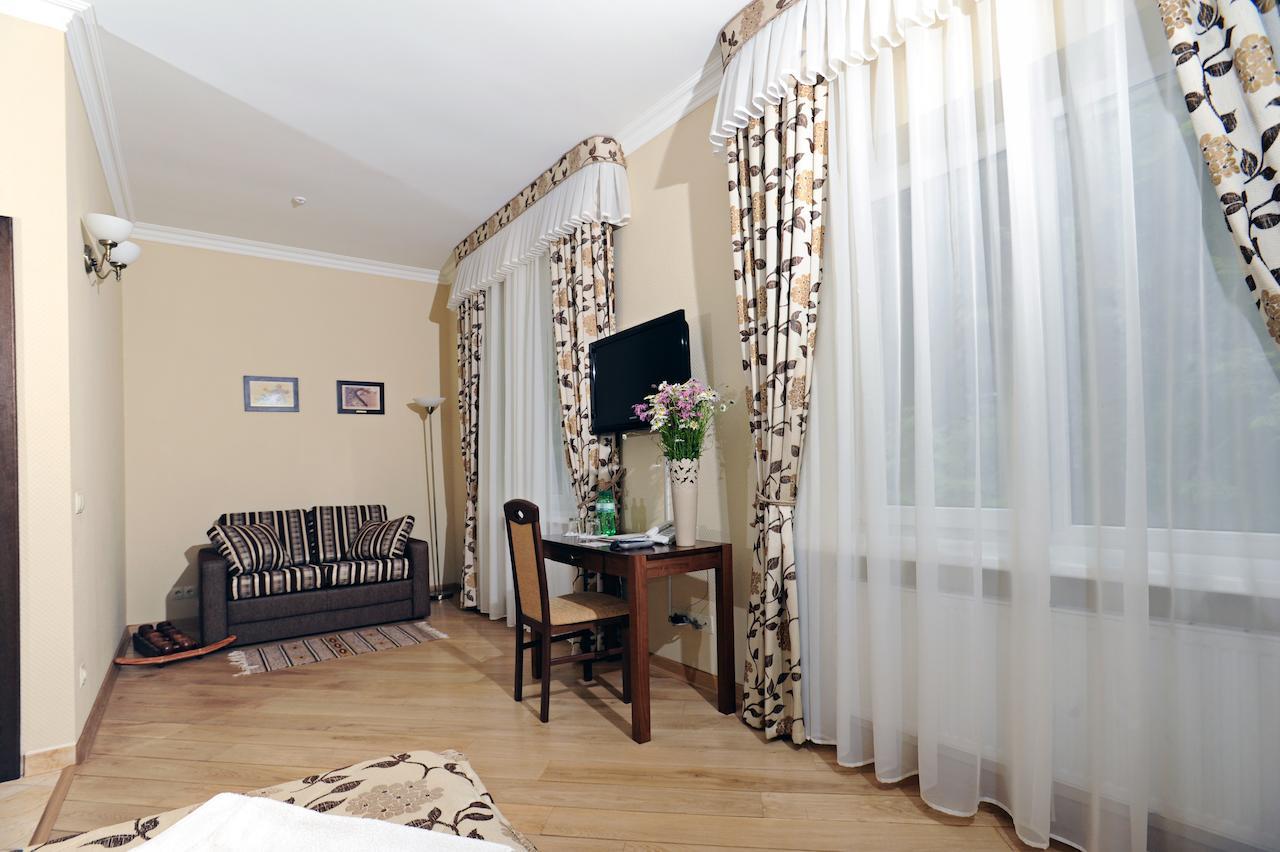 Zolota Forel Hotel Korosztyiv Szoba fotó