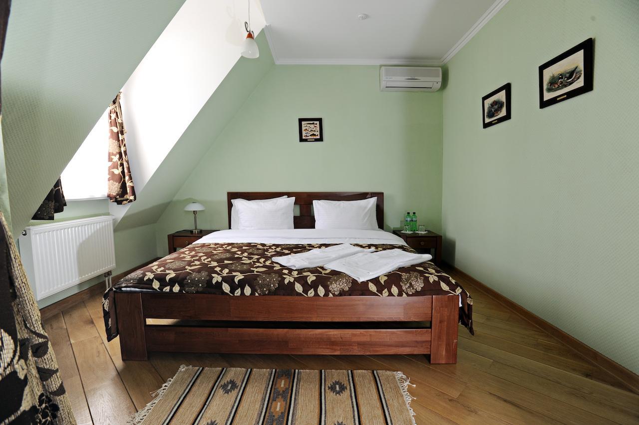 Zolota Forel Hotel Korosztyiv Szoba fotó